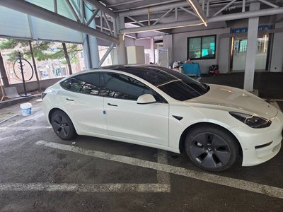 2022 Tesla MODEL 3 — миниатюра 11