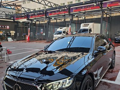 MERCEDES-BENZ E-CLASS - 1