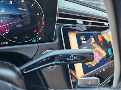 MERCEDES-BENZ E-CLASS - 2