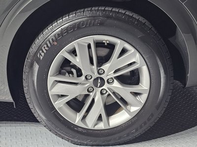 صورة 8 لـ 2024 Genesis GV70