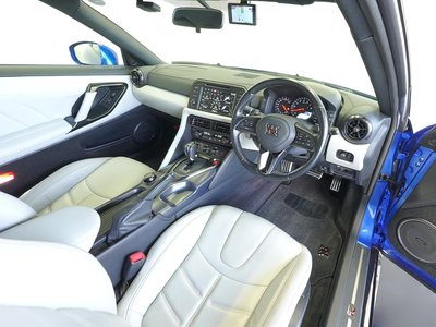 NISSAN GT-R - 7