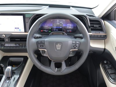 2025 Toyota CROWN CROSSOVER — фото 8