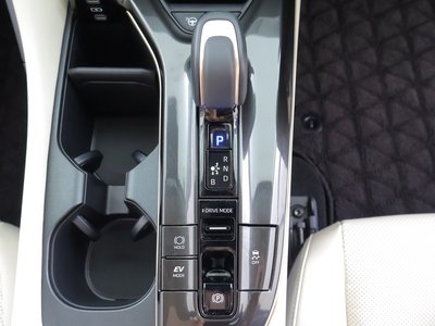 صورة مصغرة 26 لـ 2025 Toyota CROWN CROSSOVER