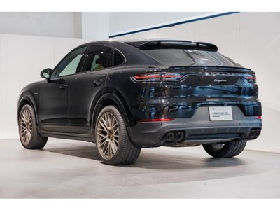 2023 Porsche CAYENNE photo 2