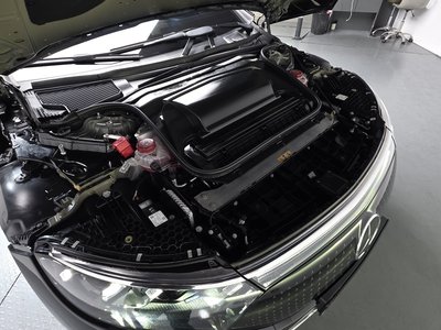 MERCEDES-BENZ EQS - 7