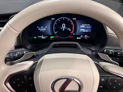 صورة 29 لـ 2024 Lexus LBX