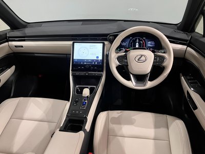 صورة 13 لـ 2024 Lexus LBX