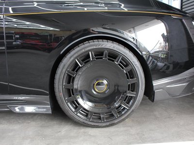 ROLLS-ROYCE SPECTRE - 6