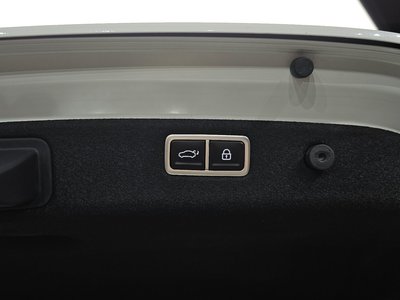 2021 Genesis THE NEW G70 — миниатюра 27