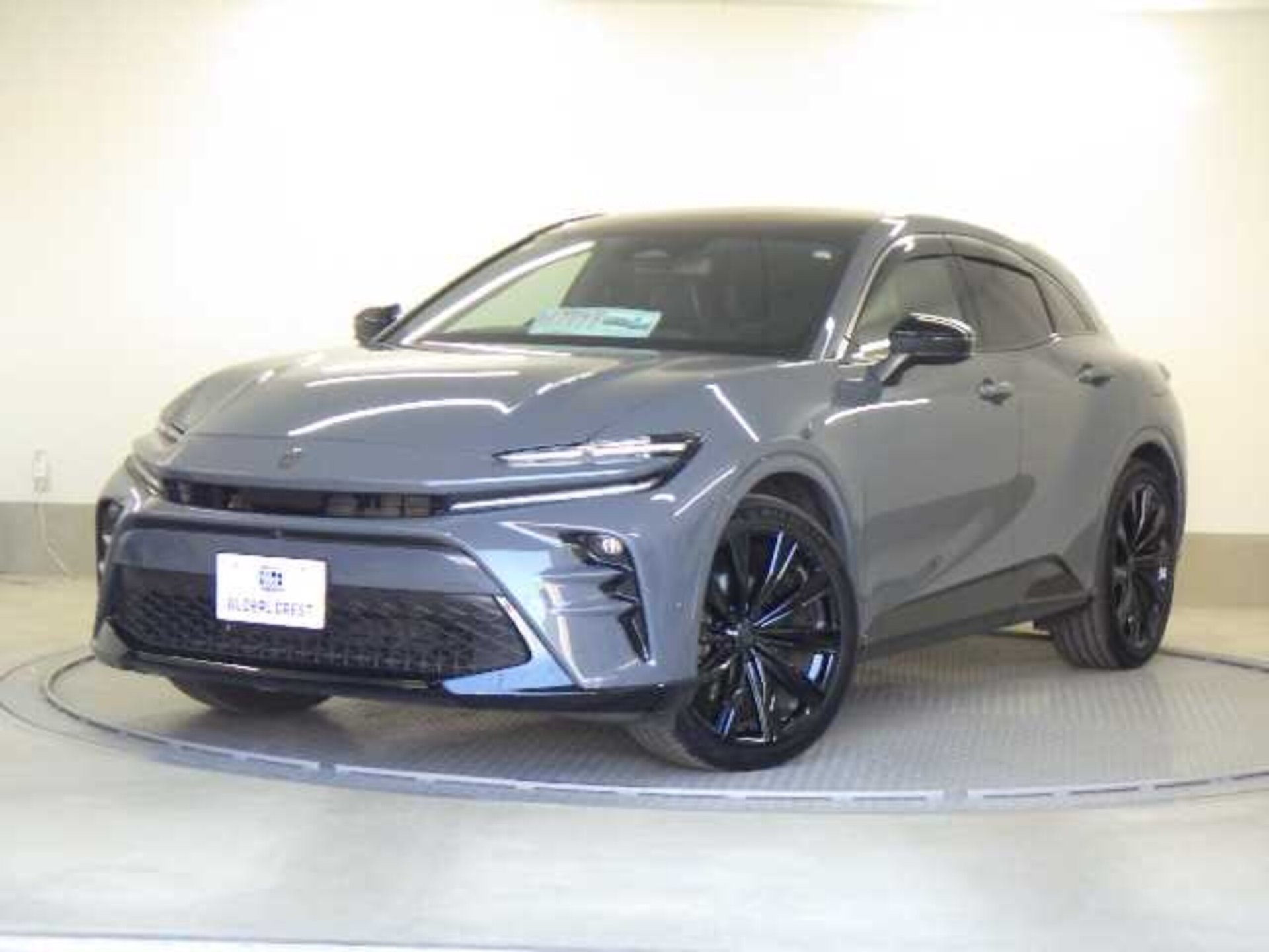 TOYOTA CROWN SPORT - View 1