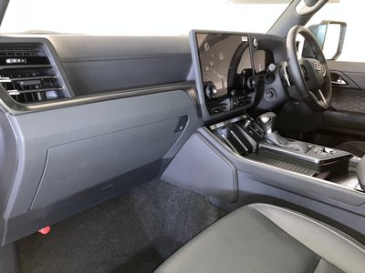 صورة مصغرة 29 لـ 2025 Lexus GX