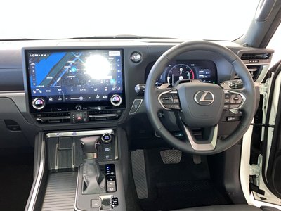 صورة مصغرة 30 لـ 2025 Lexus GX