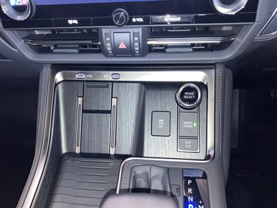 صورة مصغرة 28 لـ 2025 Lexus GX