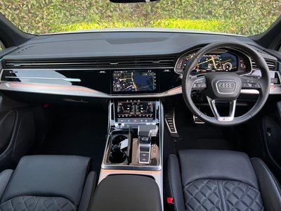 AUDI Q7 - 9