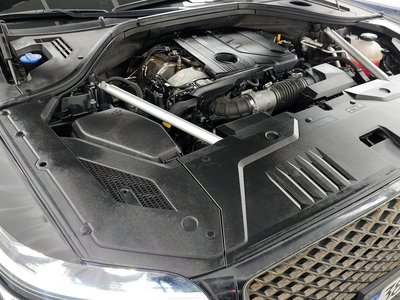 صورة 7 لـ 2021 GENESIS GV70