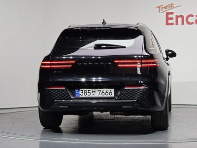 صورة 4 لـ 2021 GENESIS GV70