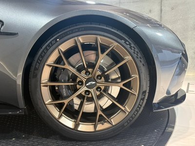 ASTON MARTIN VANTAGE - 5