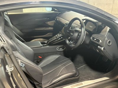 ASTON MARTIN VANTAGE - 7