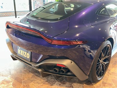 ASTON MARTIN VANTAGE - 10