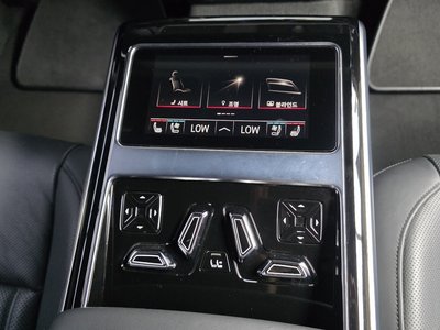 2021 AUDI A8 — миниатюра 18