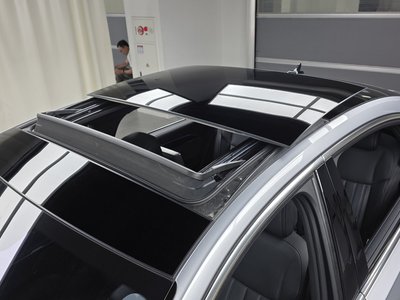 2021 AUDI A8 — миниатюра 19