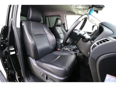 TOYOTA LAND CRUISER PRADO - 7