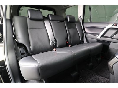 TOYOTA LAND CRUISER PRADO - 8