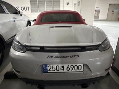 صورة 2 لـ 2023 Porsche 718