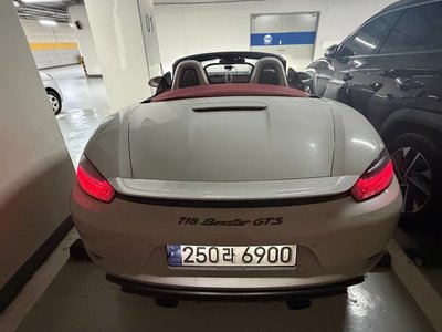 صورة 6 لـ 2023 Porsche 718