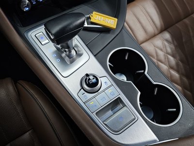 GENESIS G70 - 9