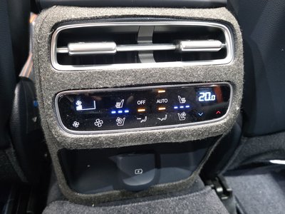 صورة مصغرة 18 لـ 2025 Genesis GV70