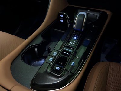 صورة مصغرة 54 لـ 2023 Toyota CROWN SPORT