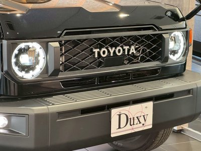 TOYOTA LAND CRUISER 70 - 7