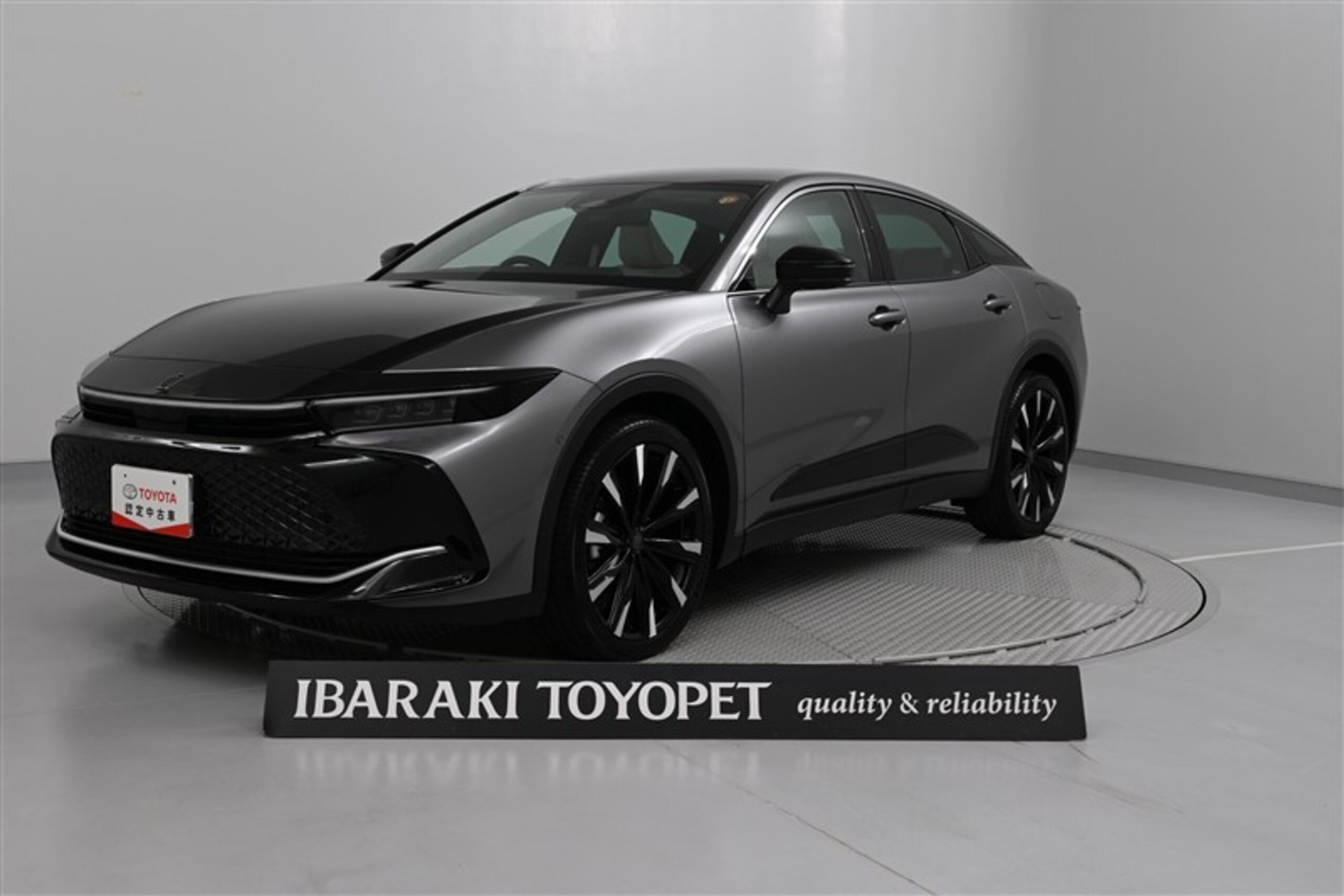 TOYOTA CROWN CROSSOVER - View 1