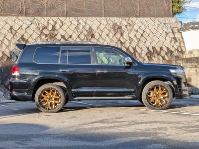 TOYOTA LAND CRUISER 200 - 7