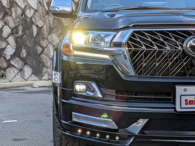 TOYOTA LAND CRUISER 200 - 9