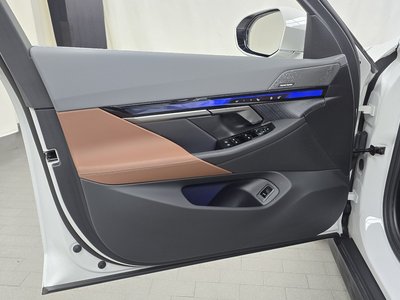 2025 BMW 5 SERIES — миниатюра 14