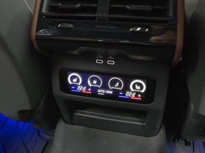 2025 BMW 5 SERIES — миниатюра 31