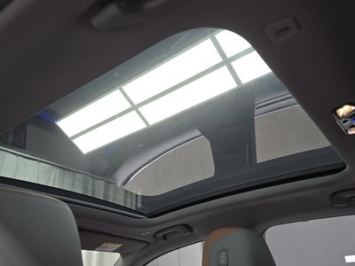 2025 BMW 5 SERIES — миниатюра 26