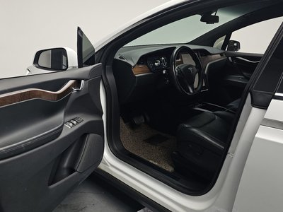 صورة مصغرة 13 لـ 2018 Tesla MODEL X