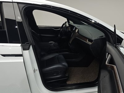صورة مصغرة 16 لـ 2018 Tesla MODEL X