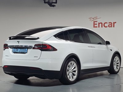 2018 Tesla MODEL X — фото 4