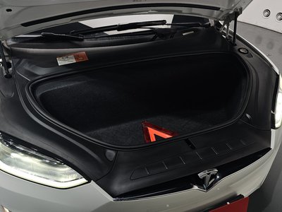 2018 Tesla MODEL X — фото 7