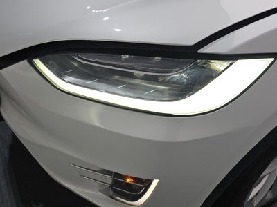 2018 Tesla MODEL X — фото 9