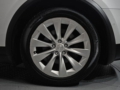 2018 Tesla MODEL X — фото 8