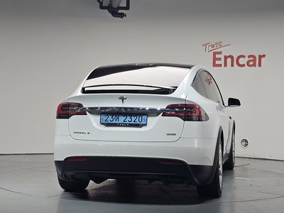 2018 Tesla MODEL X — фото 3