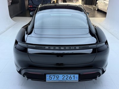 2021 Porsche TAYCAN 照片 2