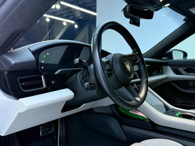 2021 Porsche TAYCAN thumbnail 18