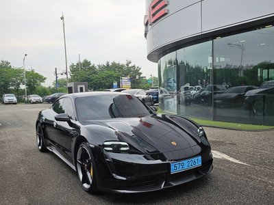 2021 Porsche TAYCAN 照片 6