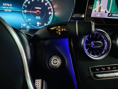 MERCEDES-BENZ GLC - 9